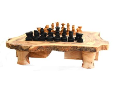 Table jeu d’échecs rustique en bois d’olivier