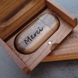COFFRET + CLÉ USB 16 Go PERSONNALISABLE
