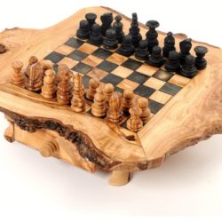 Table jeu d’échecs rustique en bois d’olivier