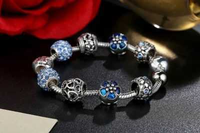 Bracelet élégant en perles d’argent