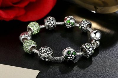 Bracelet élégant en perles d’argent