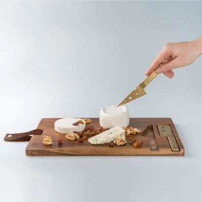 Planche à fromages avec ses Couteaux