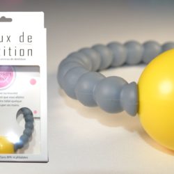 Bracelet bijou hochet de dentition et de portage – Gris et Jaune