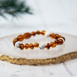 Bracelet Bébé Ambre et pierre naturelle – Cognac/Howlite