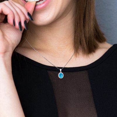 Collier motif “OVALE” PIERRE CRYSTAL Bleu Turquoise et Oxydes de Zirconium