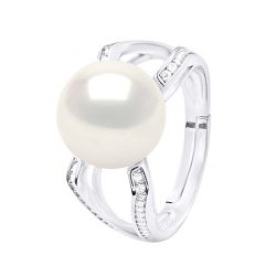 Bague Ajustable en “V” sertie d’une Perle Blanche diamètre 10,50 mm